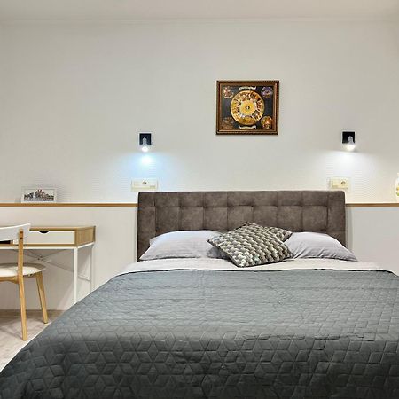 Chernigov City Apartments Na Peremohy ภายนอก รูปภาพ