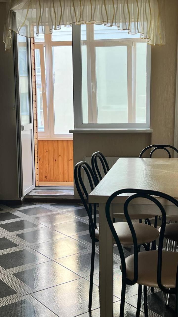 Chernigov City Apartments Na Peremohy ภายนอก รูปภาพ
