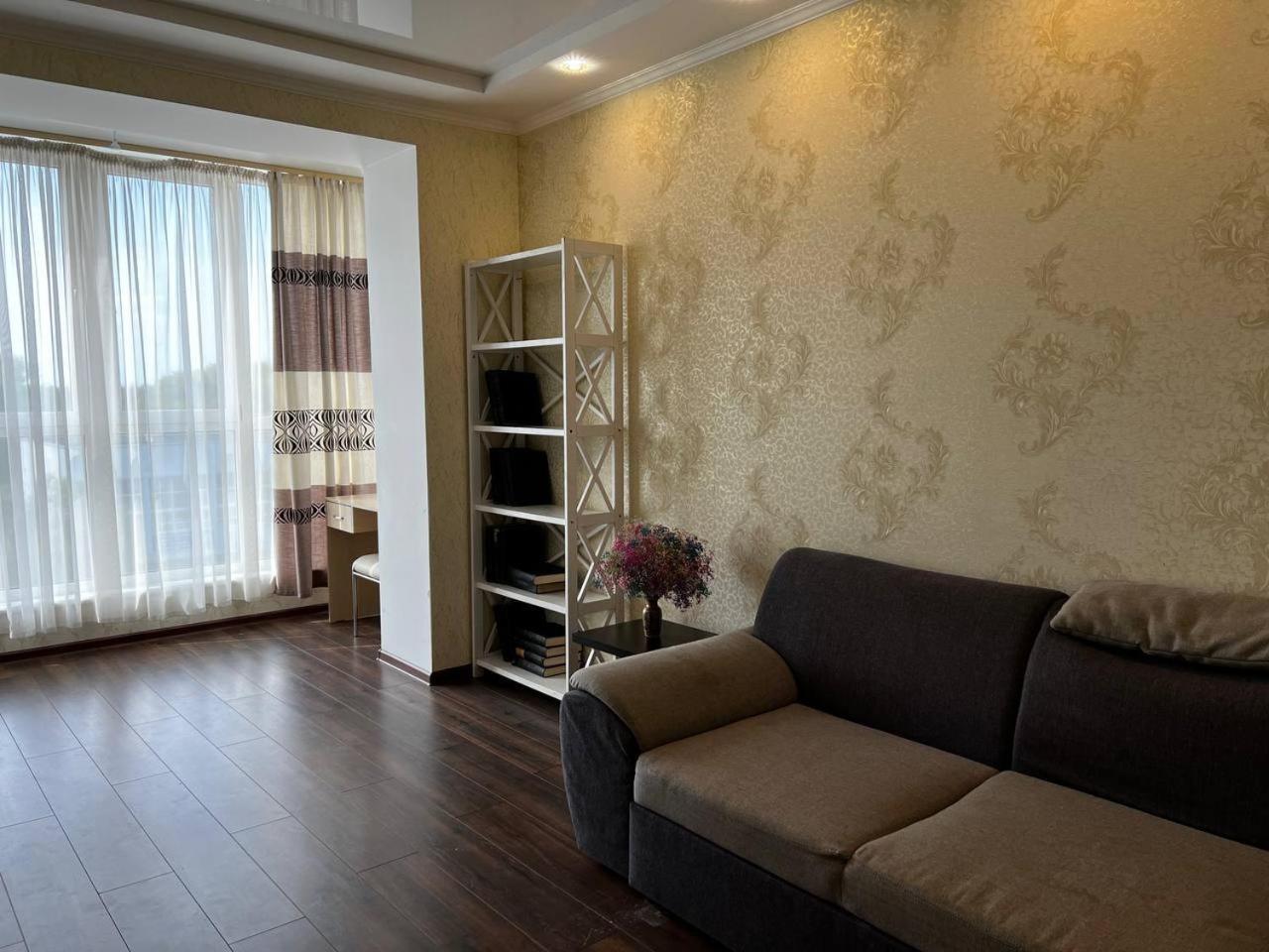 Chernigov City Apartments Na Peremohy ภายนอก รูปภาพ