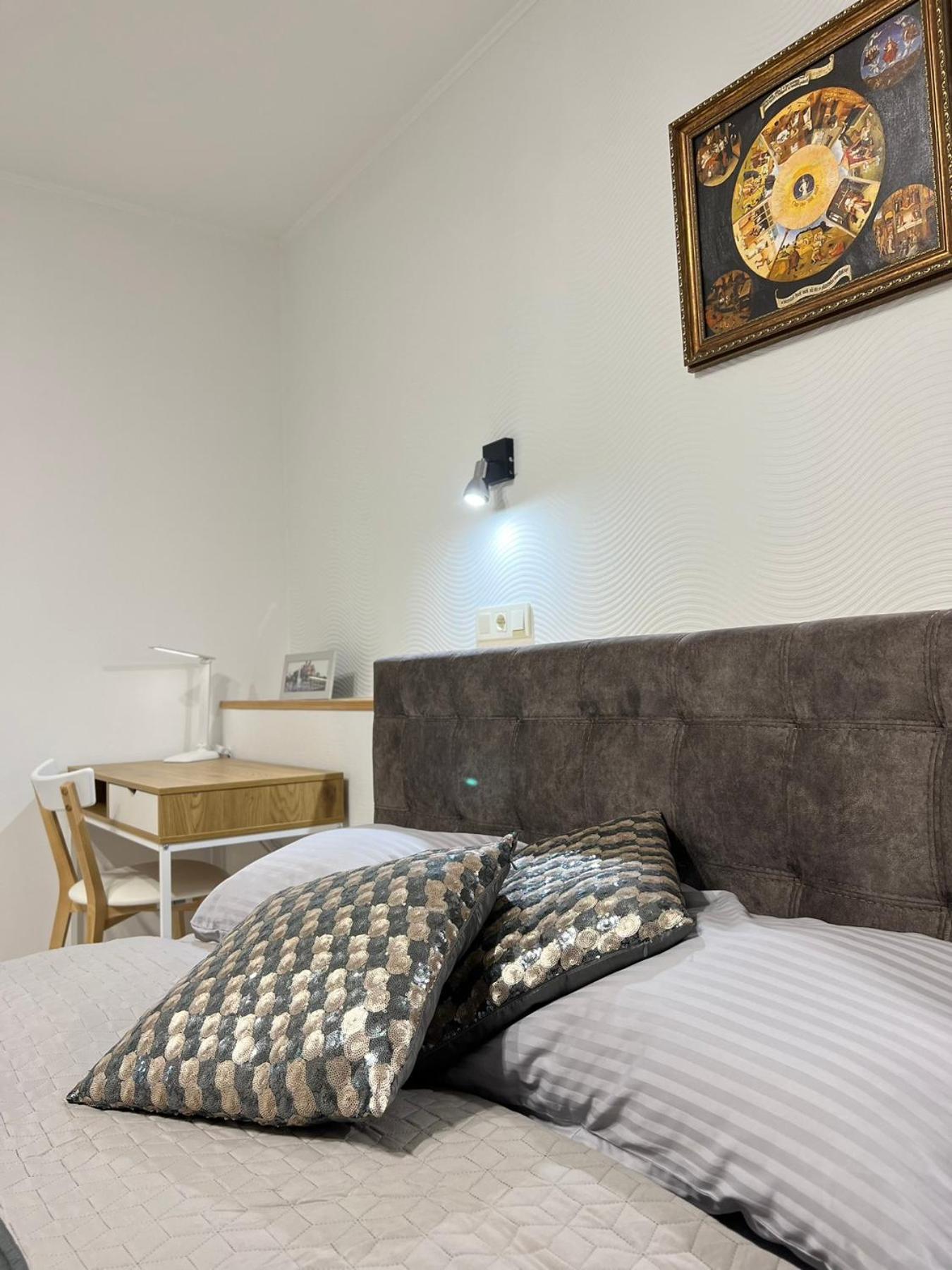 Chernigov City Apartments Na Peremohy ภายนอก รูปภาพ