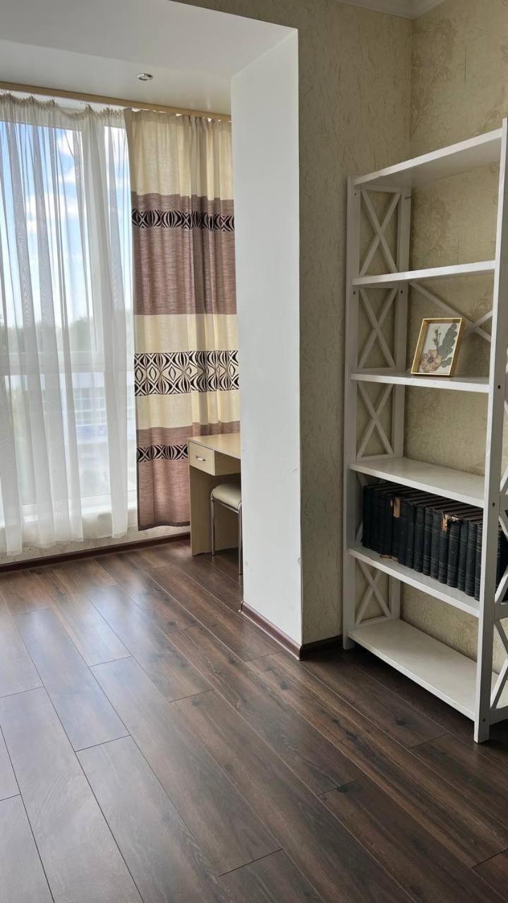 Chernigov City Apartments Na Peremohy ภายนอก รูปภาพ