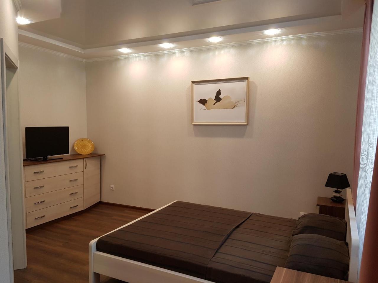 Chernigov City Apartments Na Peremohy ภายนอก รูปภาพ