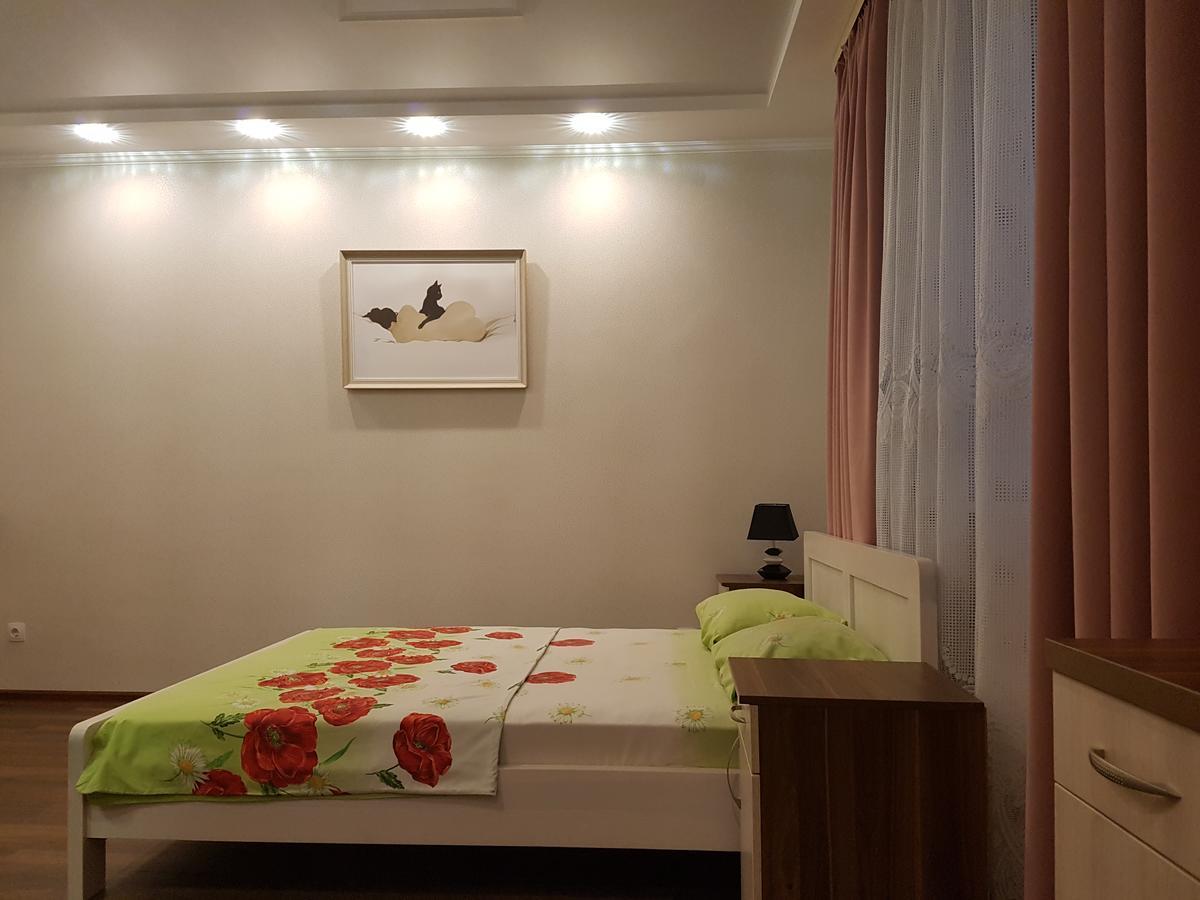 Chernigov City Apartments Na Peremohy ภายนอก รูปภาพ