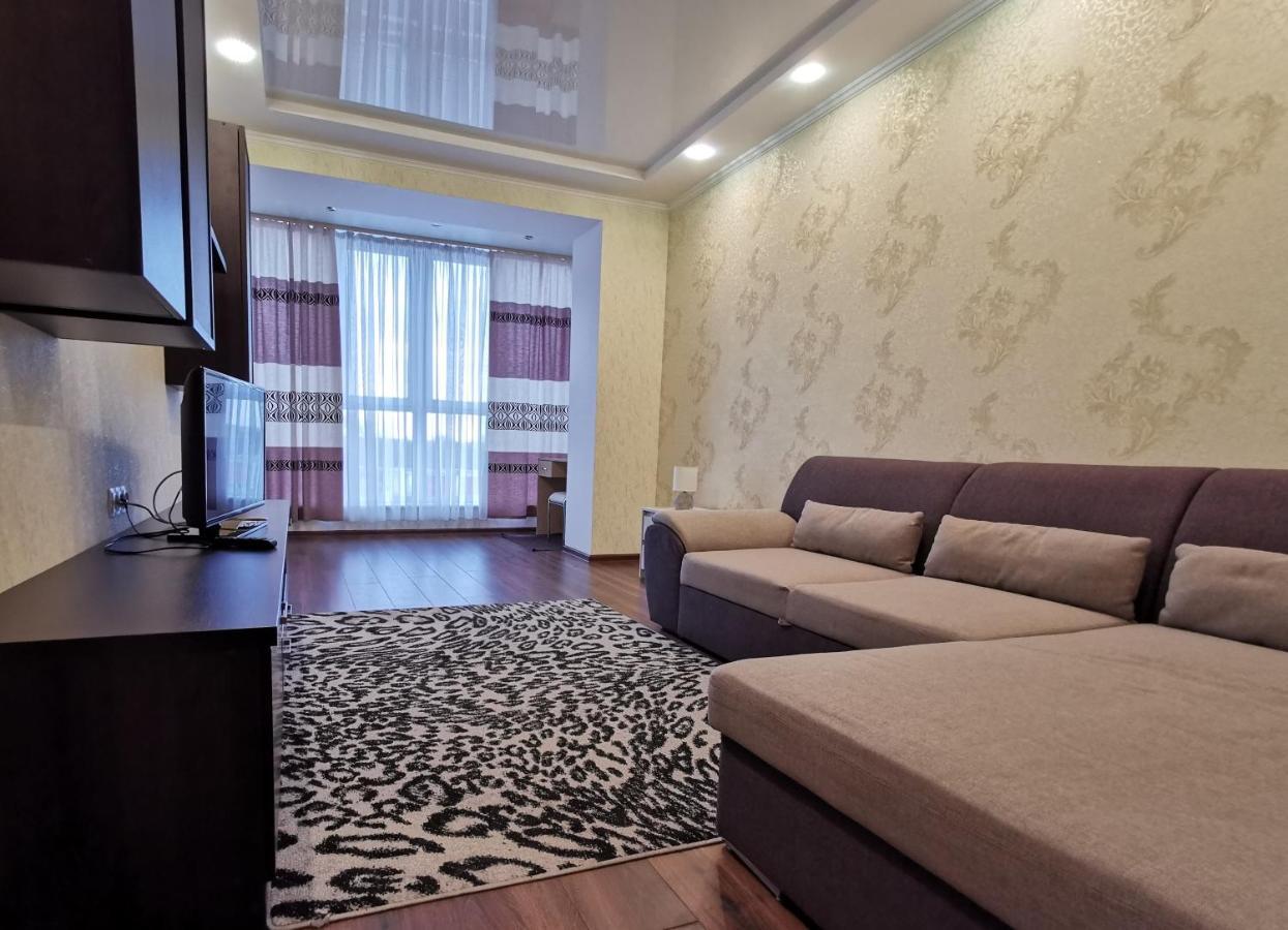 Chernigov City Apartments Na Peremohy ภายนอก รูปภาพ