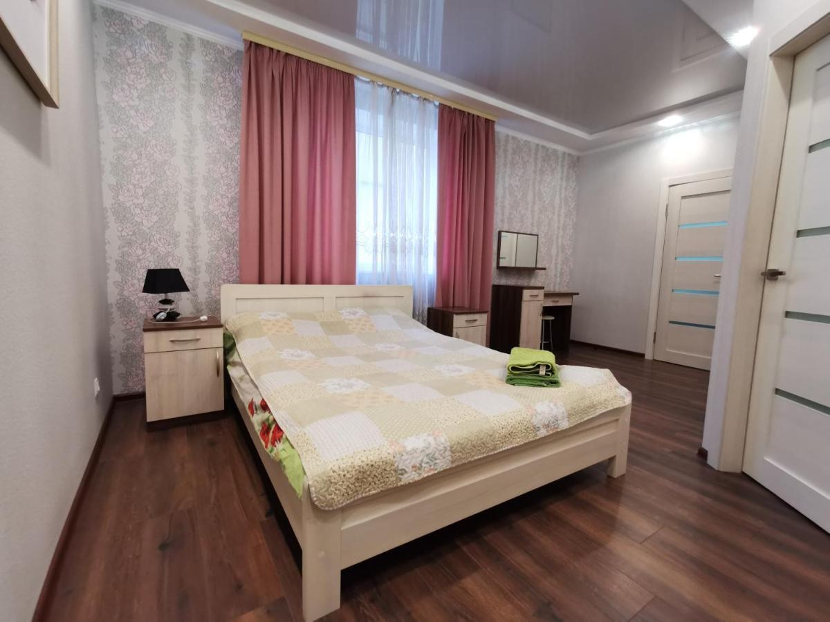Chernigov City Apartments Na Peremohy ภายนอก รูปภาพ